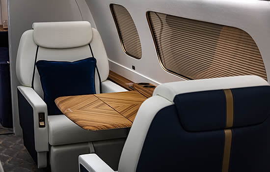 F/LIST creates materials that are beautiful and resistant. F/LIST creates materials that are beautiful and resistant.